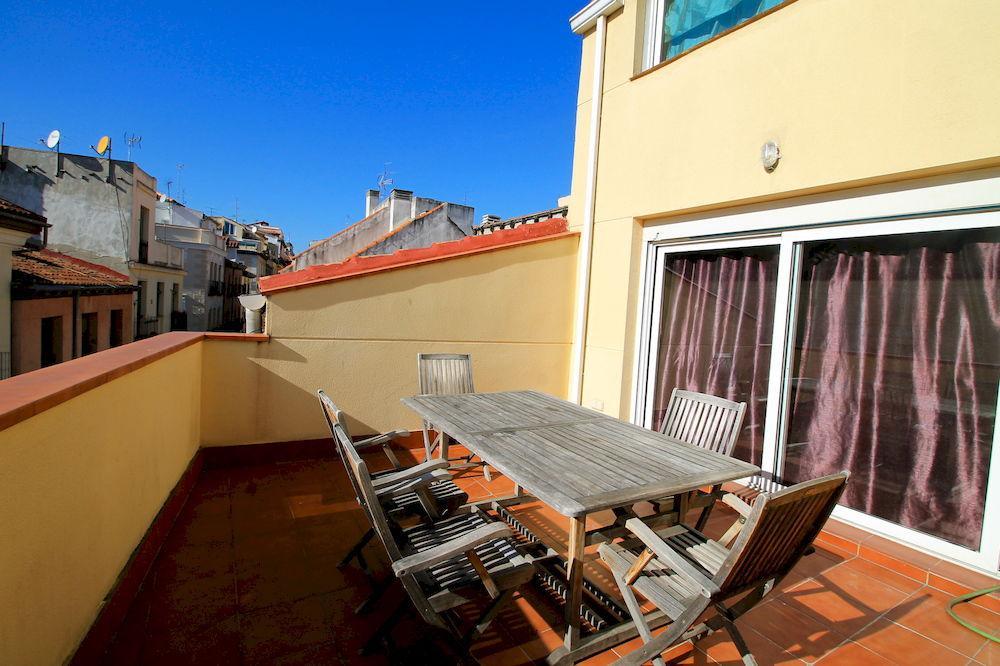 Prado Apartments Мадрид Екстериор снимка