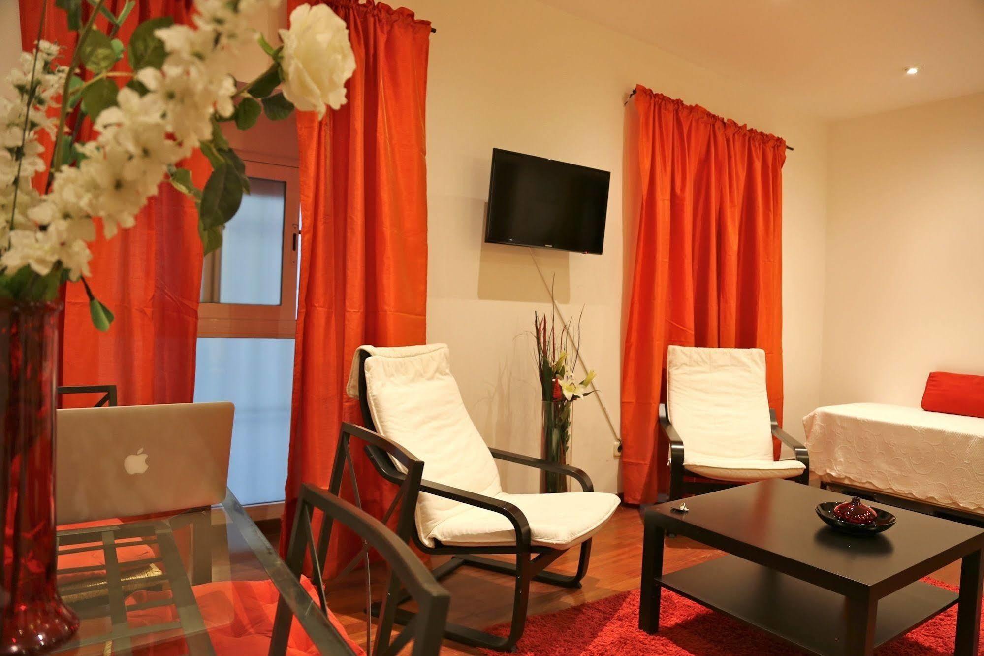 Prado Apartments Мадрид Екстериор снимка
