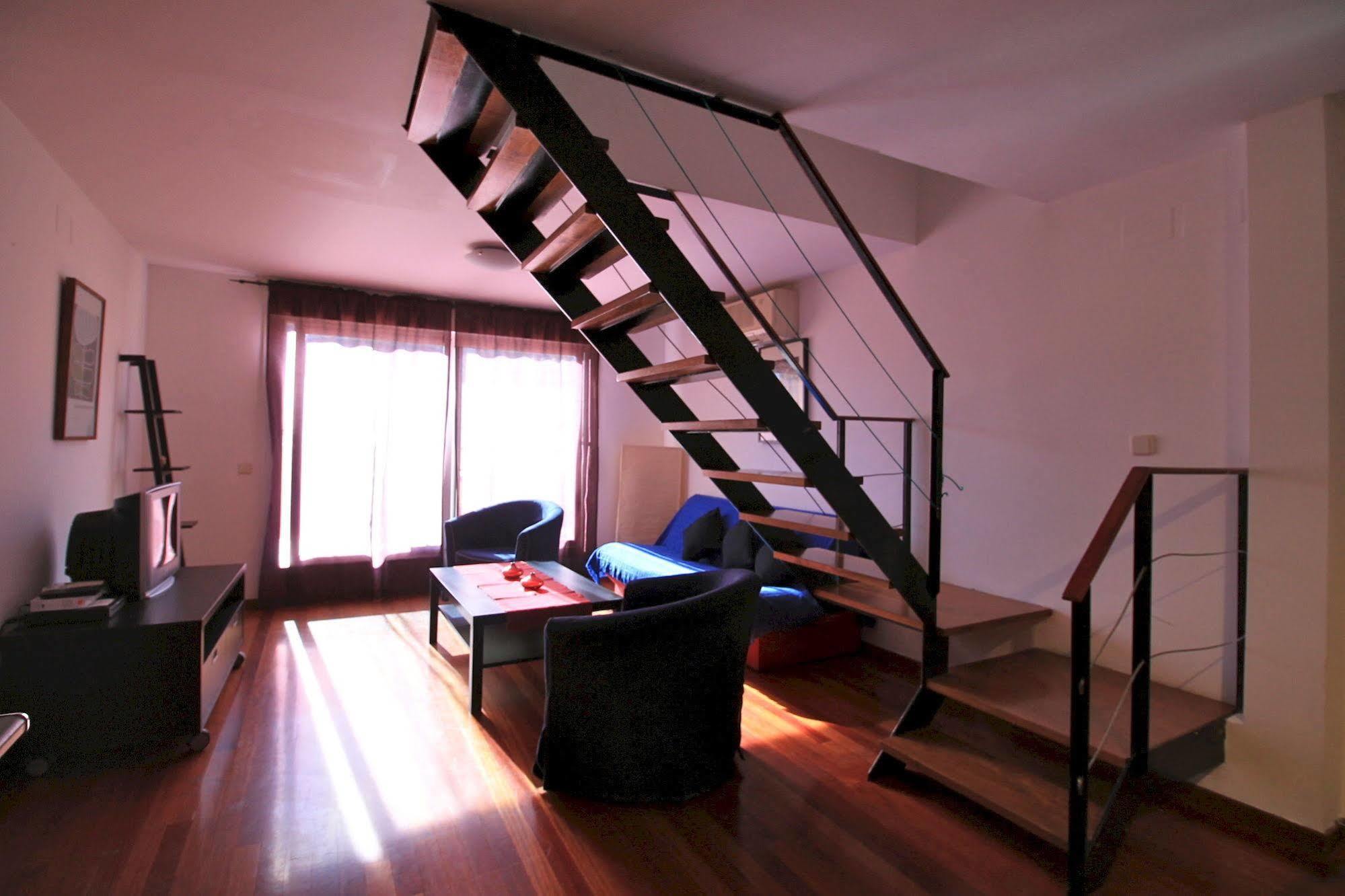 Prado Apartments Мадрид Екстериор снимка