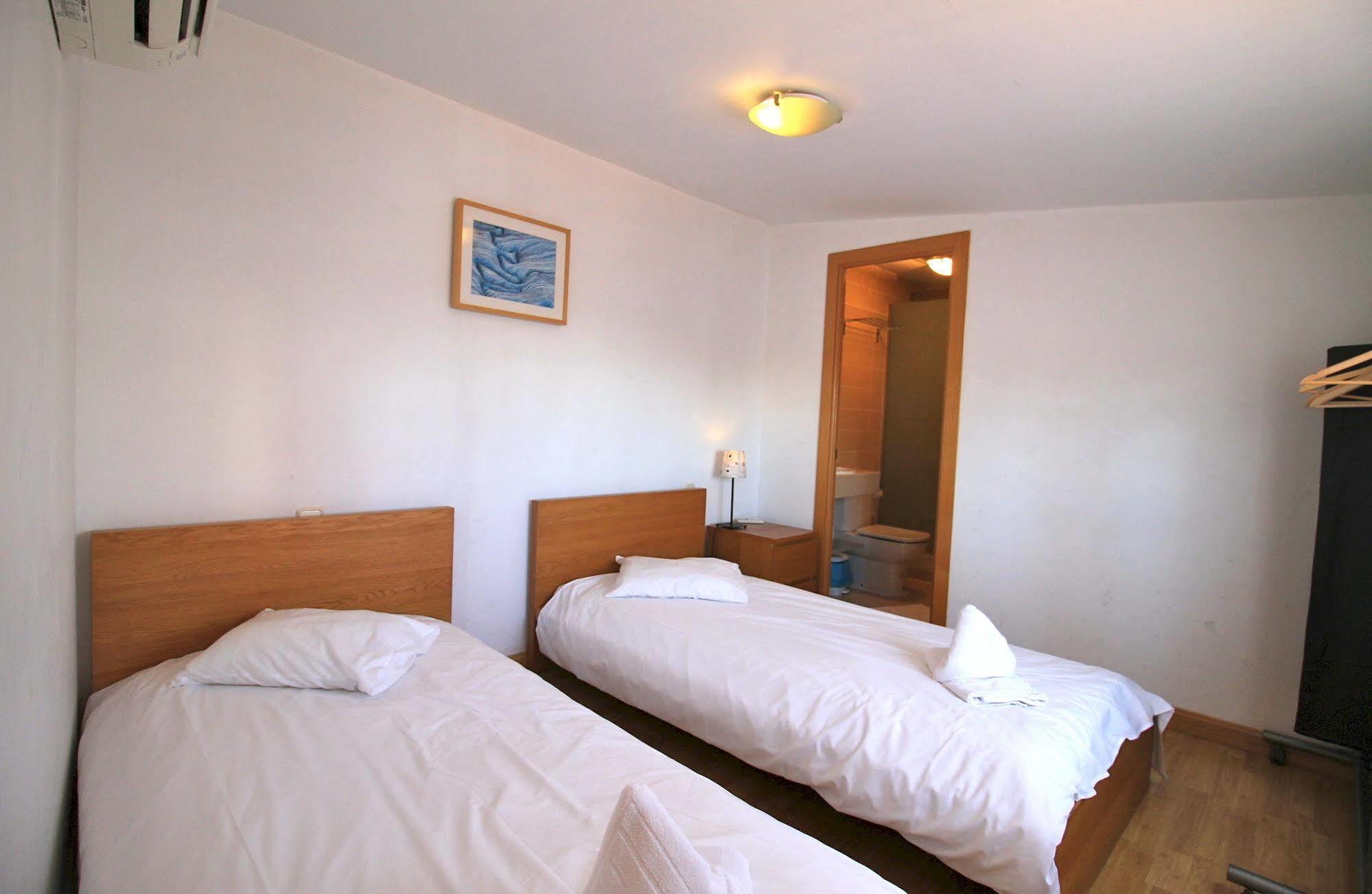 Prado Apartments Мадрид Екстериор снимка